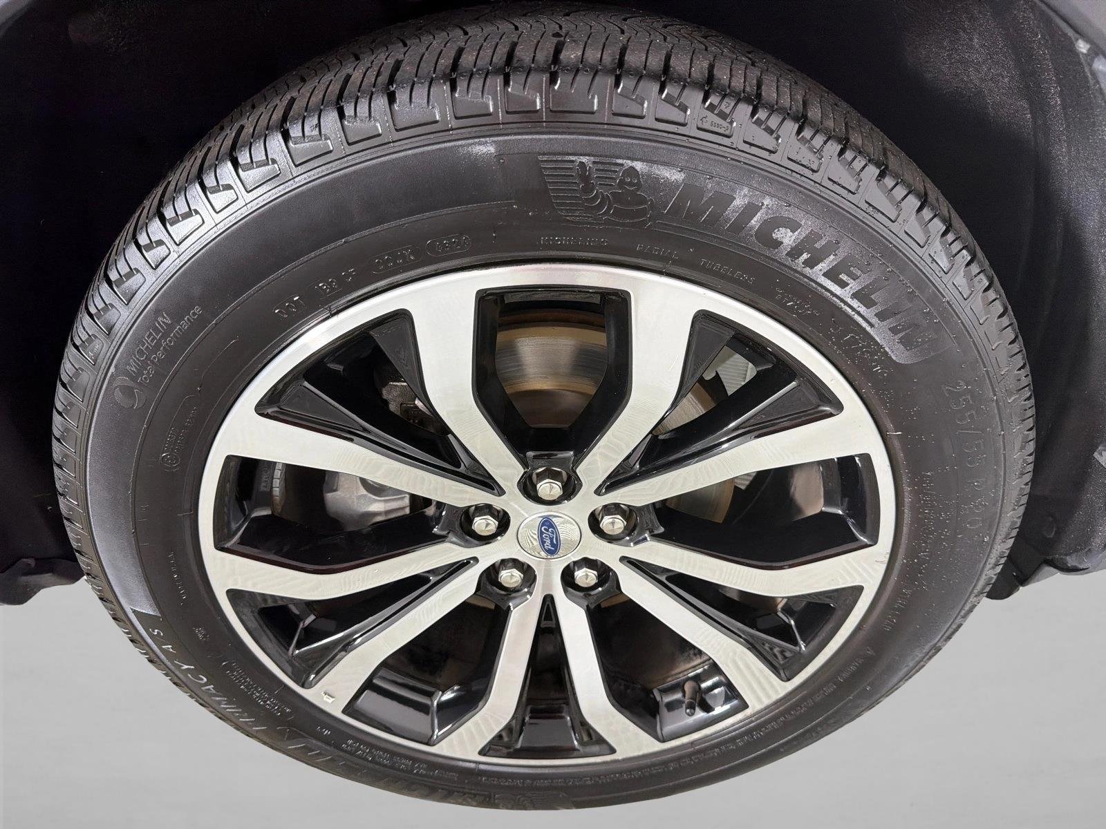 Used 2025 Carbonized Gray Metallic Ford ST-Line image 12