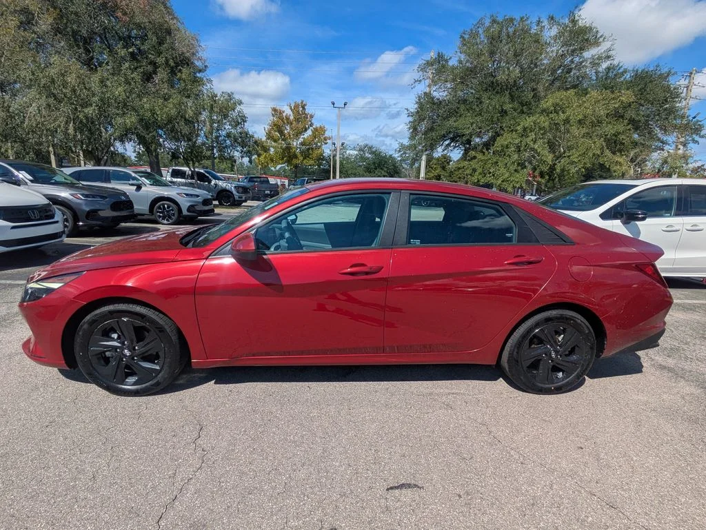 Used 2023 Red Hyundai SEL image 7