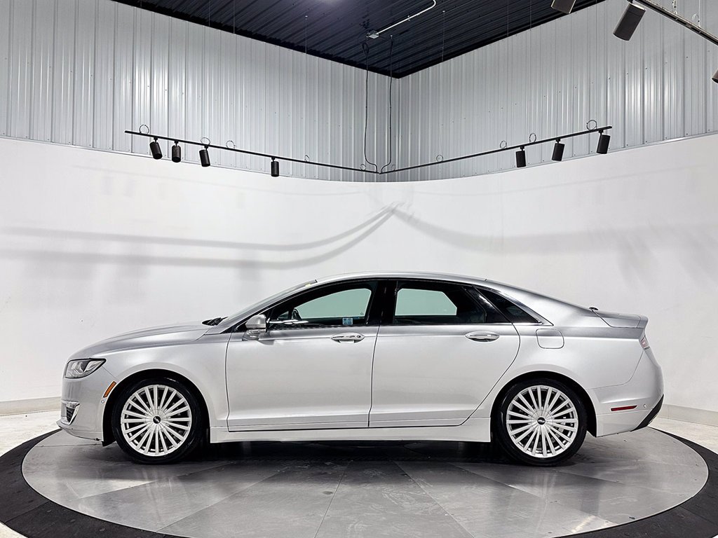 Used 2017 Silver Lincoln Reserve image 14