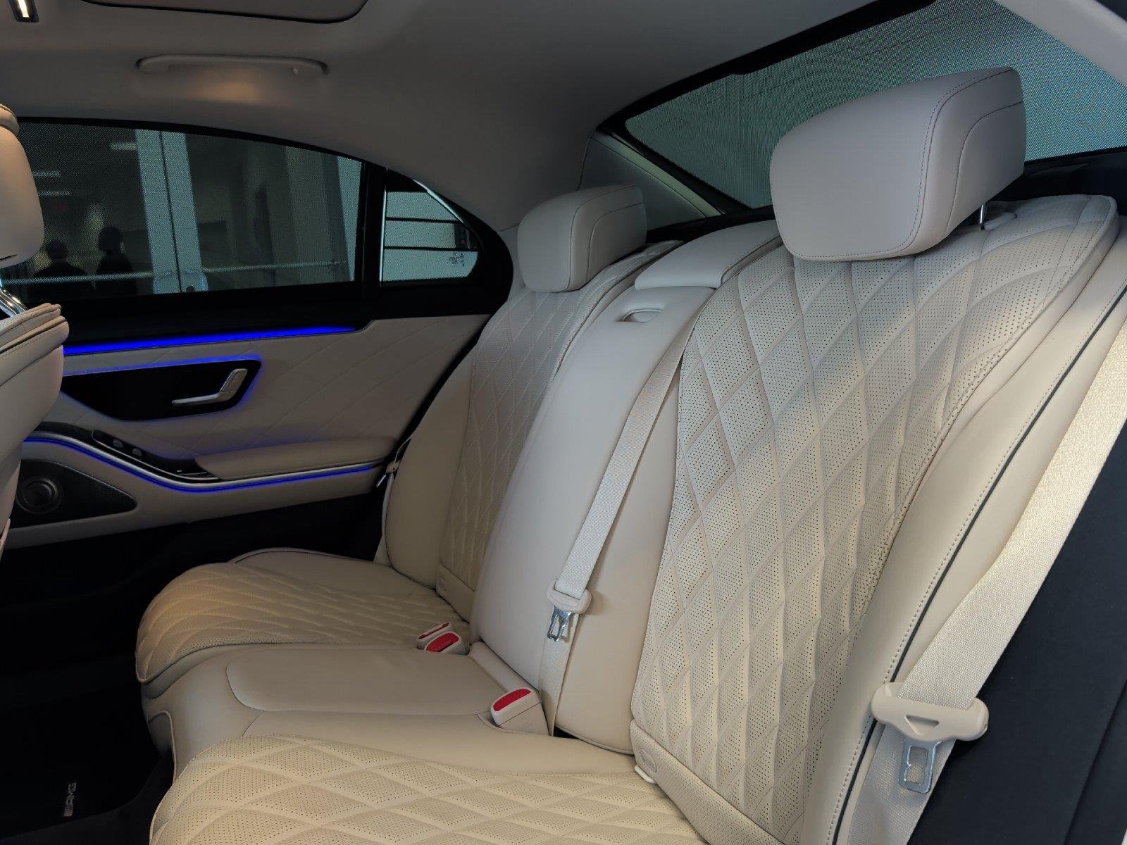 Used 2023 MANUFAKTUR Diamond White Mercedes-Benz S 580 image 34