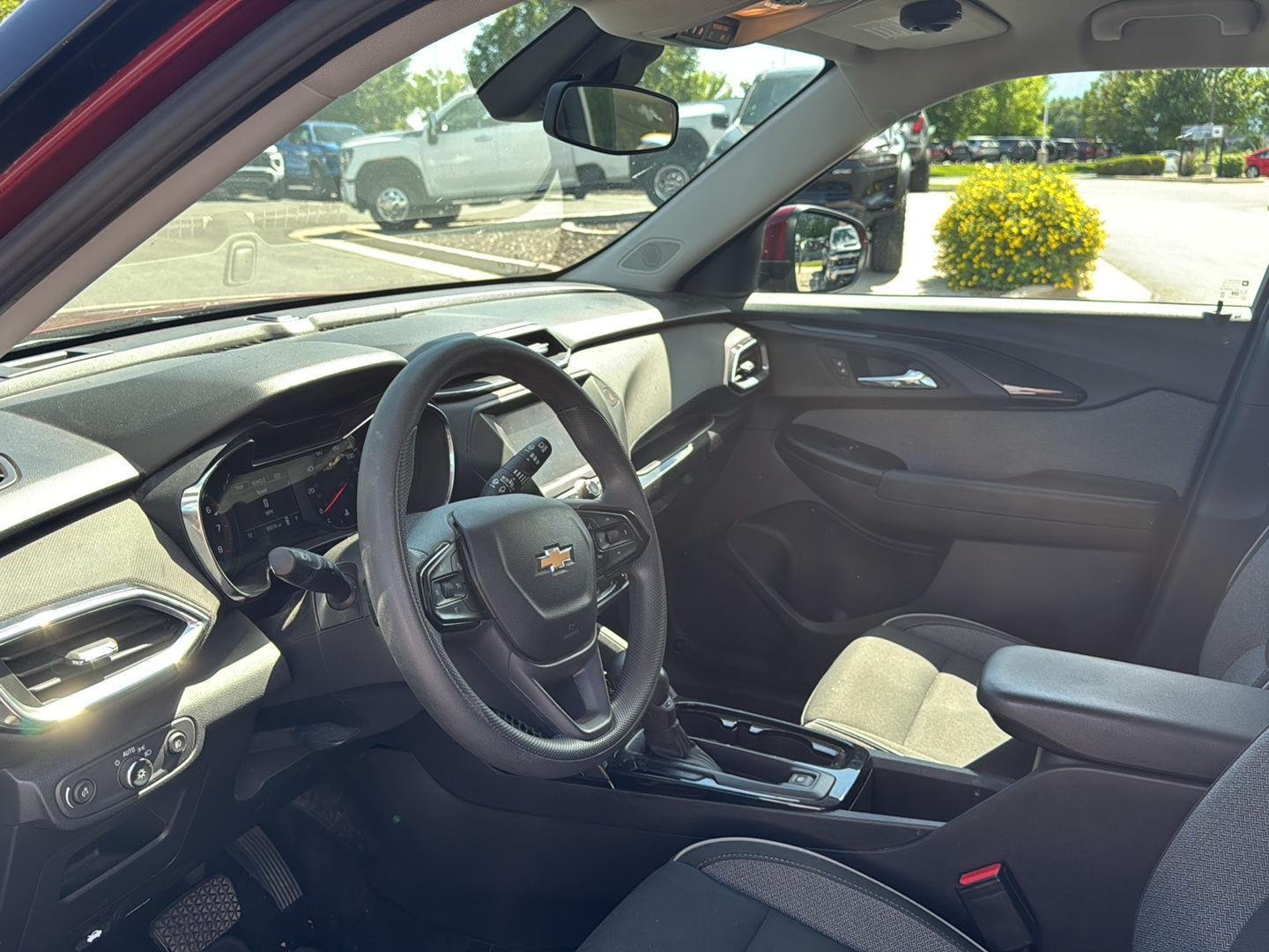 Used 2022 Crimson Metallic Chevrolet LT image 5