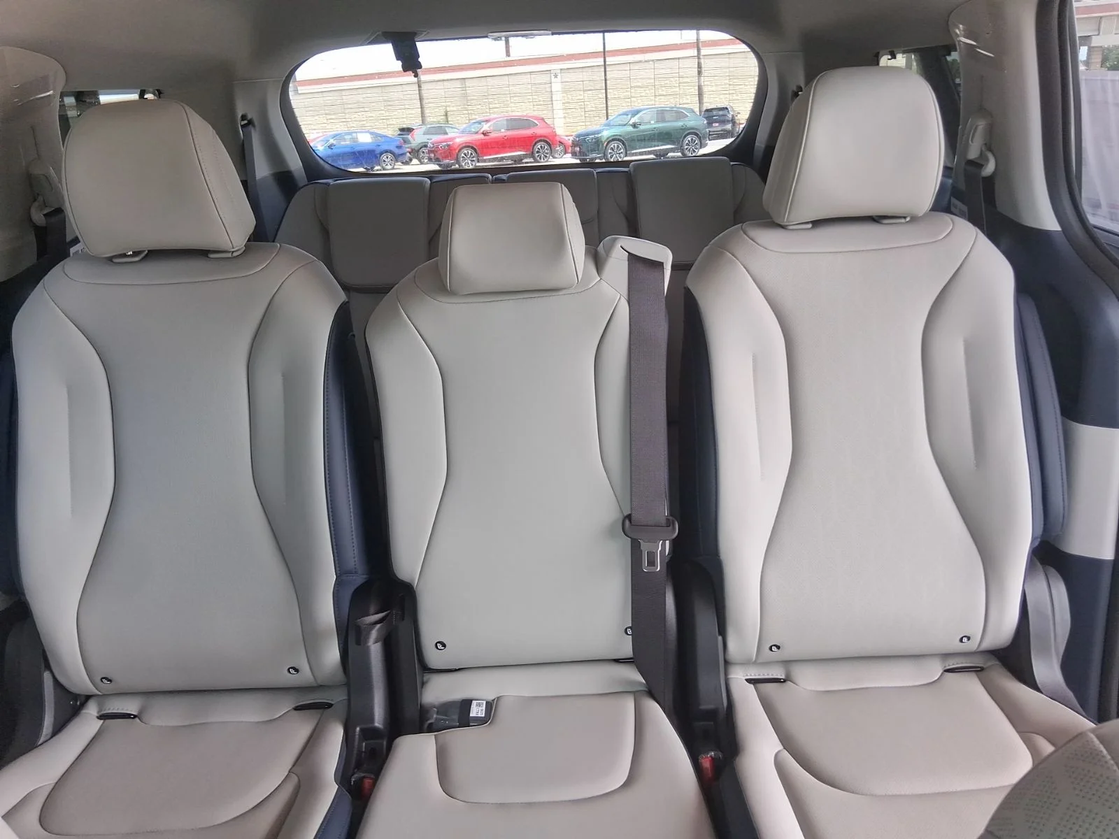 New 2026 White Kia EX image 22