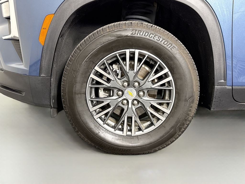 Used 2024 Lakeshore Blue Metallic Chevrolet LT image 31