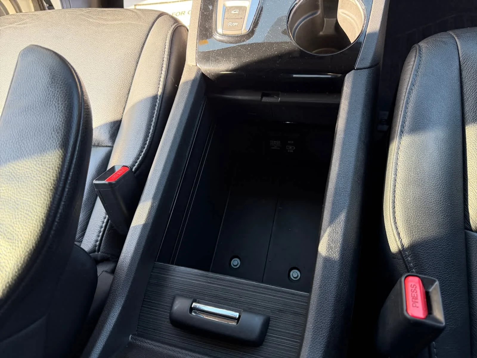 Used 2019 White Diamond Pearl Honda Touring 7-Passenger image 40