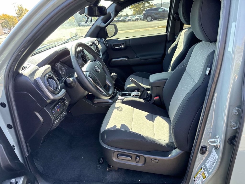 Used 2022  Toyota SR image 6