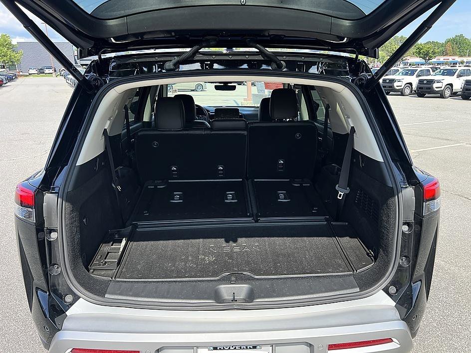 Certified Used 2025 Super Black Nissan SL image 15