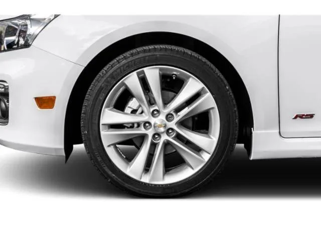Used 2015 Silver Ice Metallic Chevrolet 1LT image 11