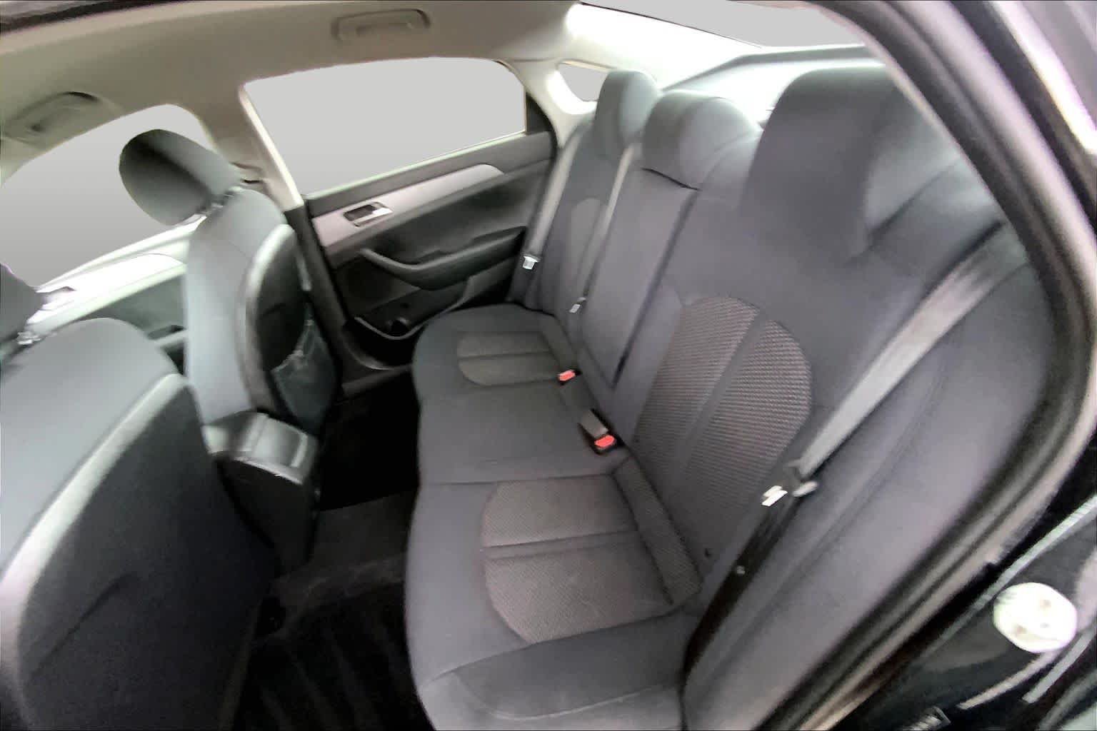 Used 2019 Phantom Black Hyundai SE image 20