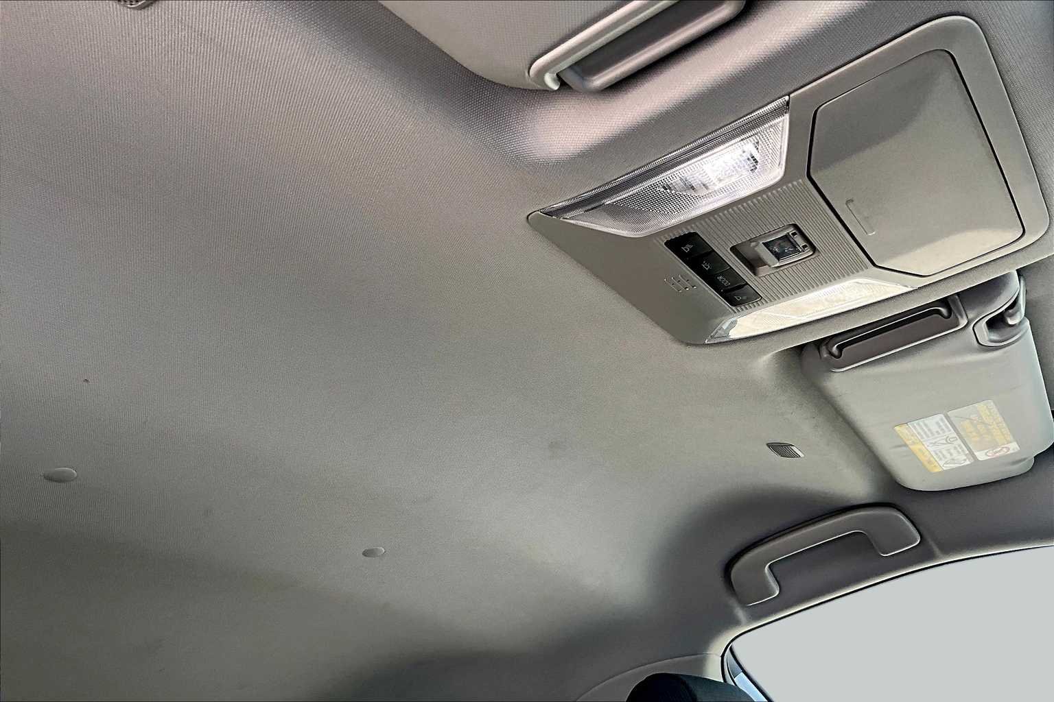 Used 2025 Ice Cap Toyota XLE image 14