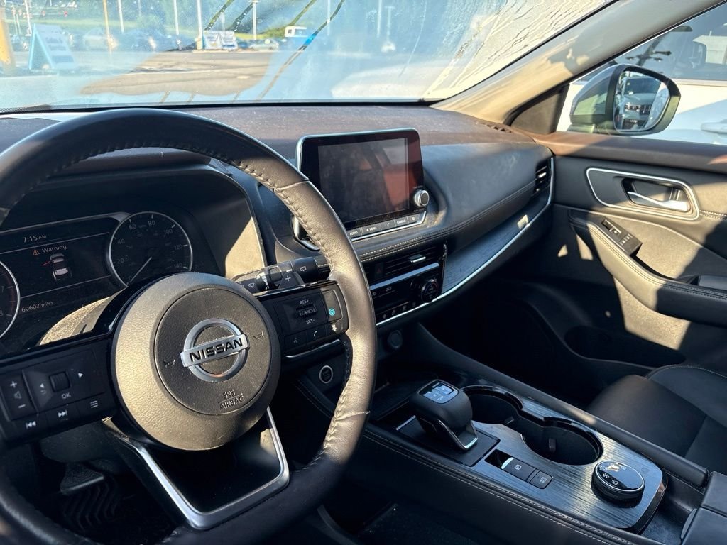 Used 2021 Gray Nissan SL image 5