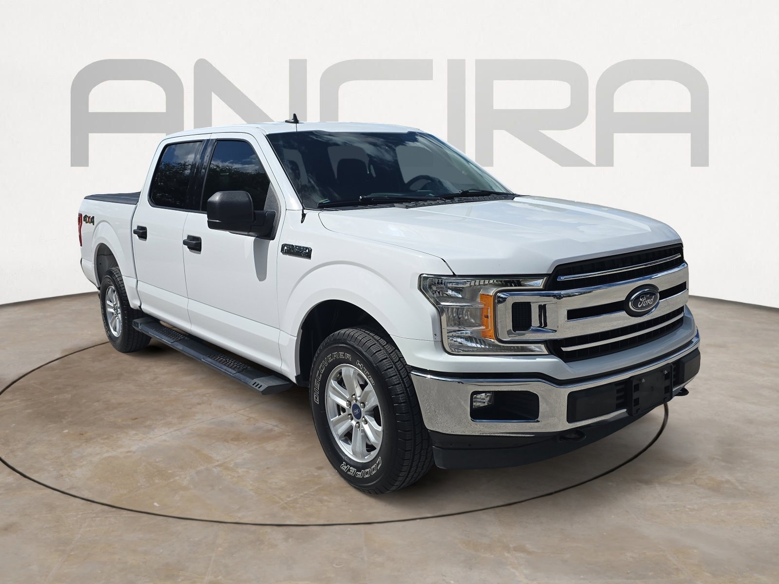 Used 2019 Oxford White Ford XLT image 4