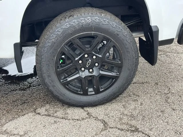 New 2026 Summit White Chevrolet LT Trail Boss image 4
