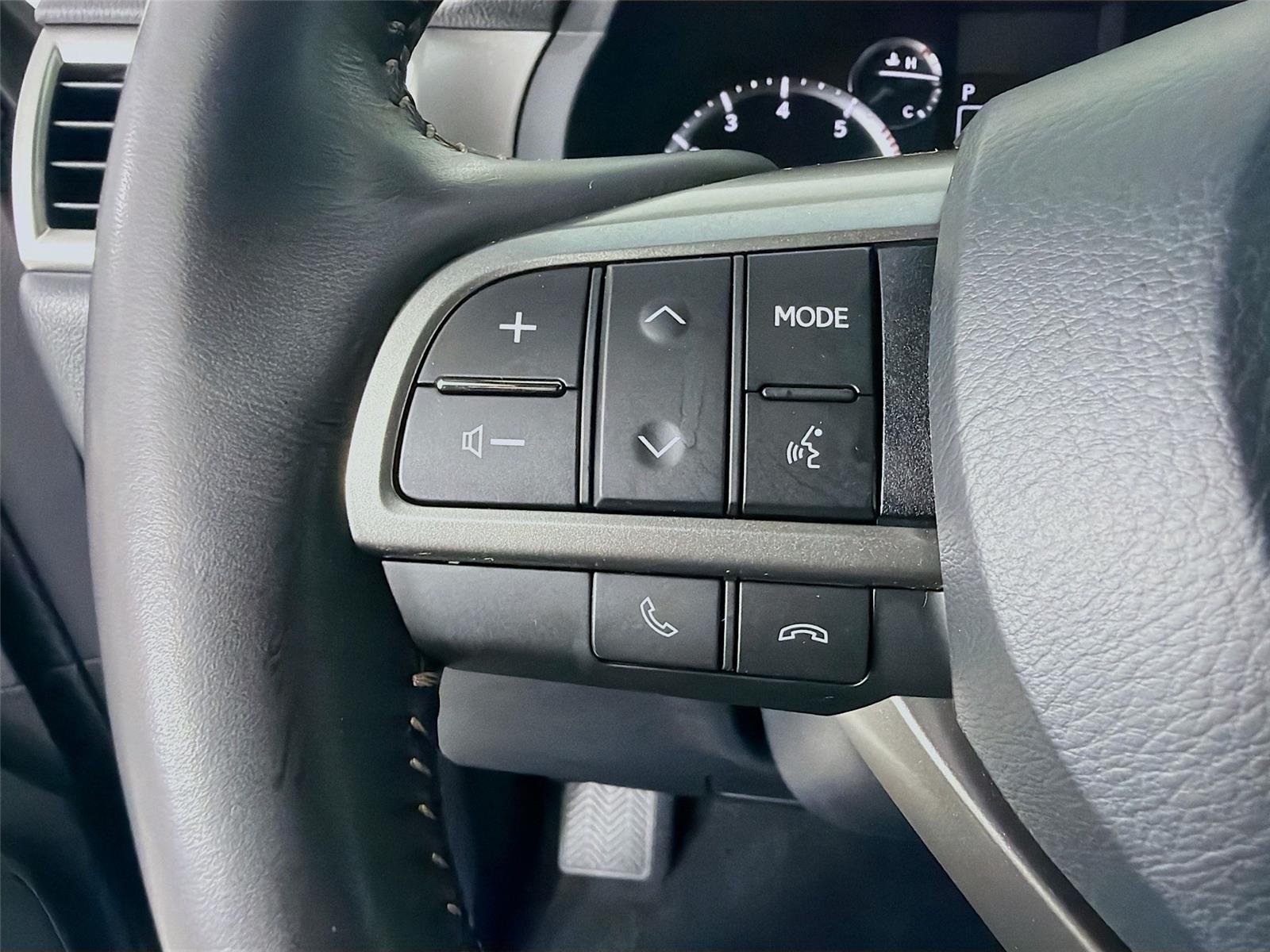 Used 2022 Black LEXUS PREM image 13
