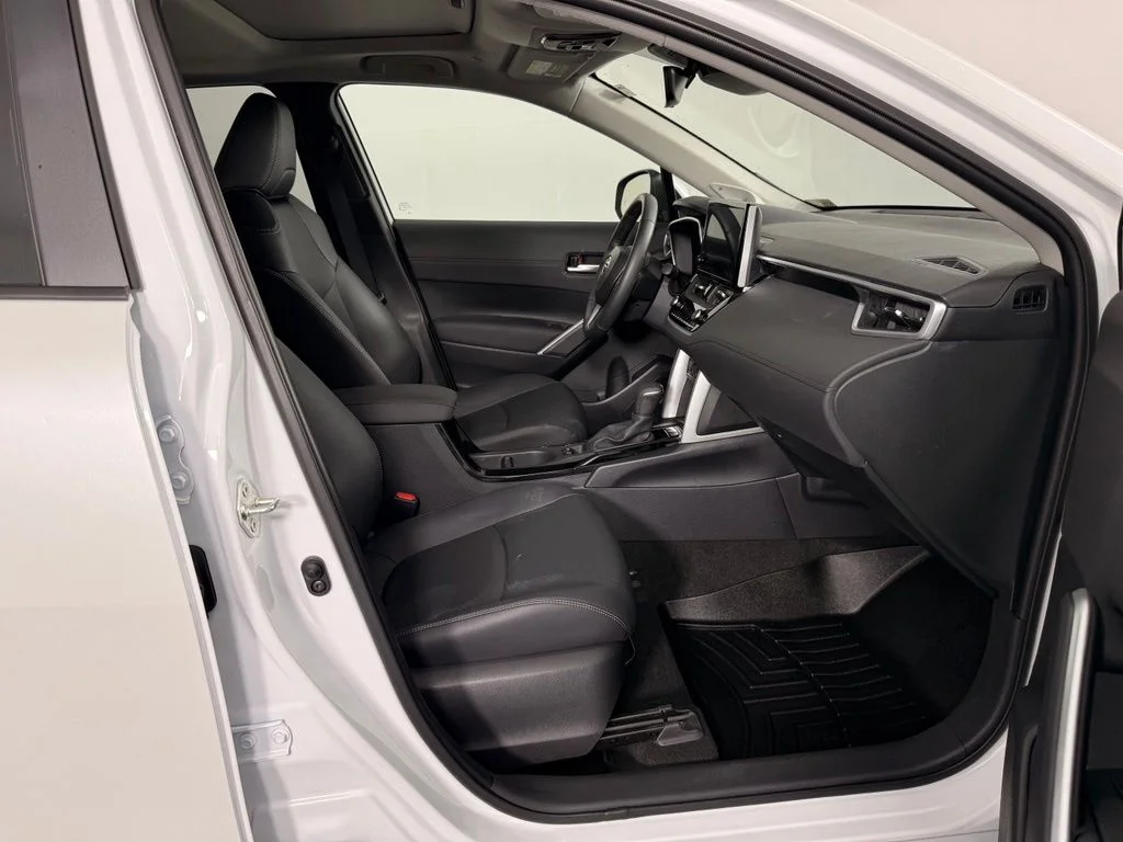 Used 2023 Beige Toyota XLE image 19