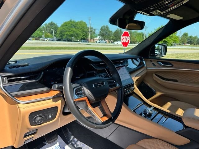 Used 2024 Silver Jeep Summit Reserve image 15