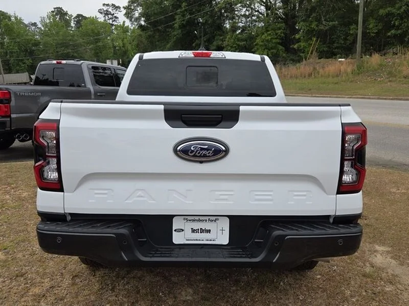 New 2026 Oxford White Ford XLT image 11