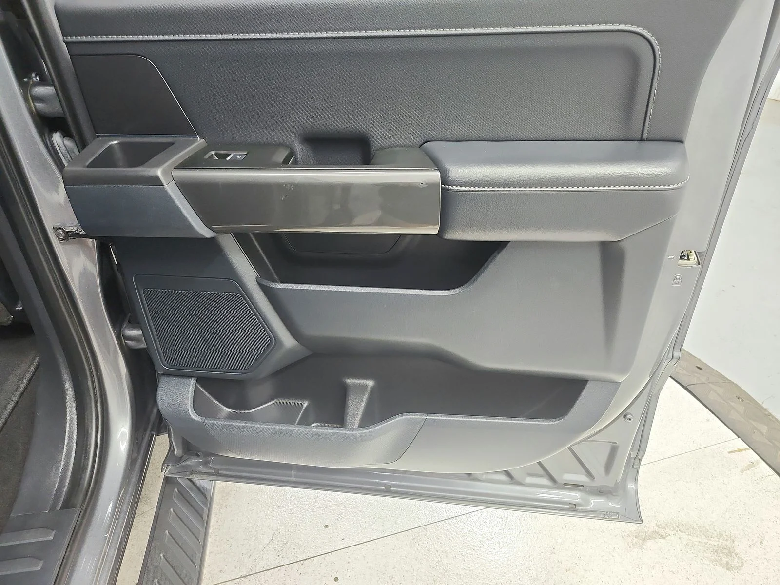Used 2023 Gray Metallic Ford XLT image 43