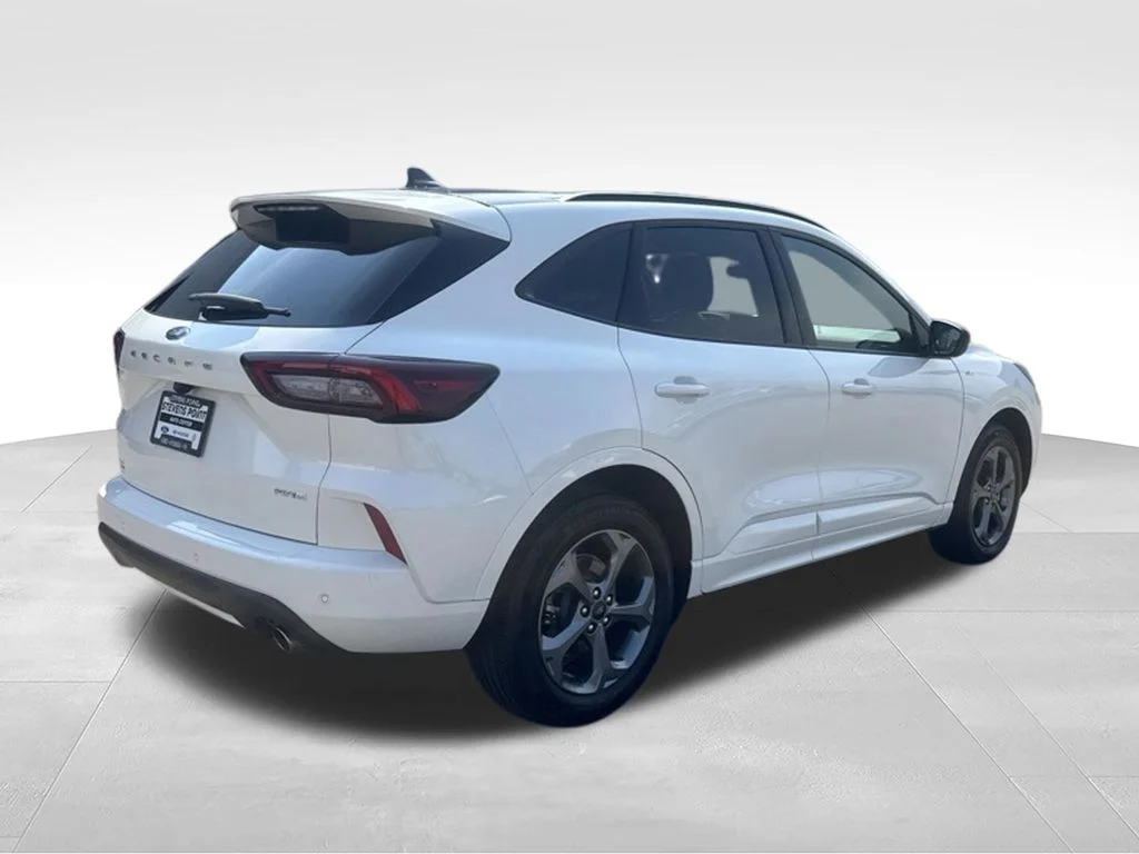 Used 2024 White Metallic Ford ST-Line image 6