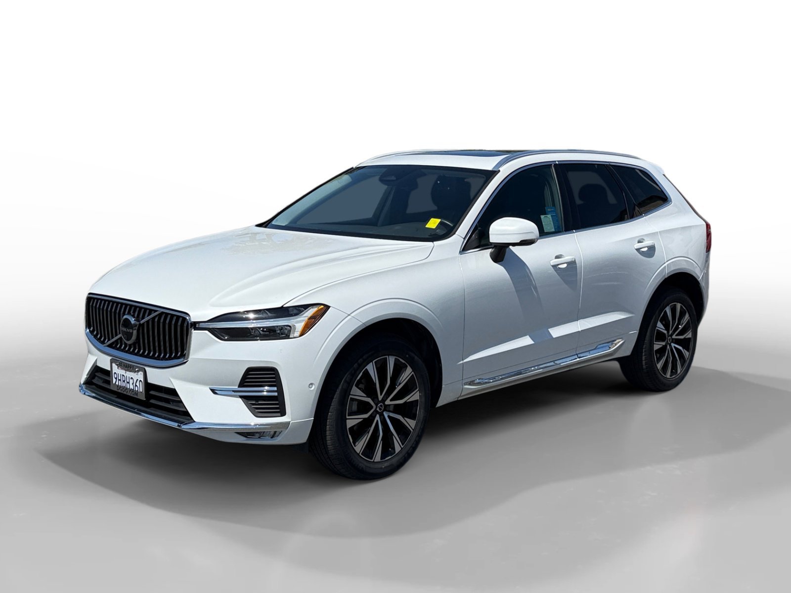 2023 Volvo XC60 B5 Plus Bright Theme FWD's photo