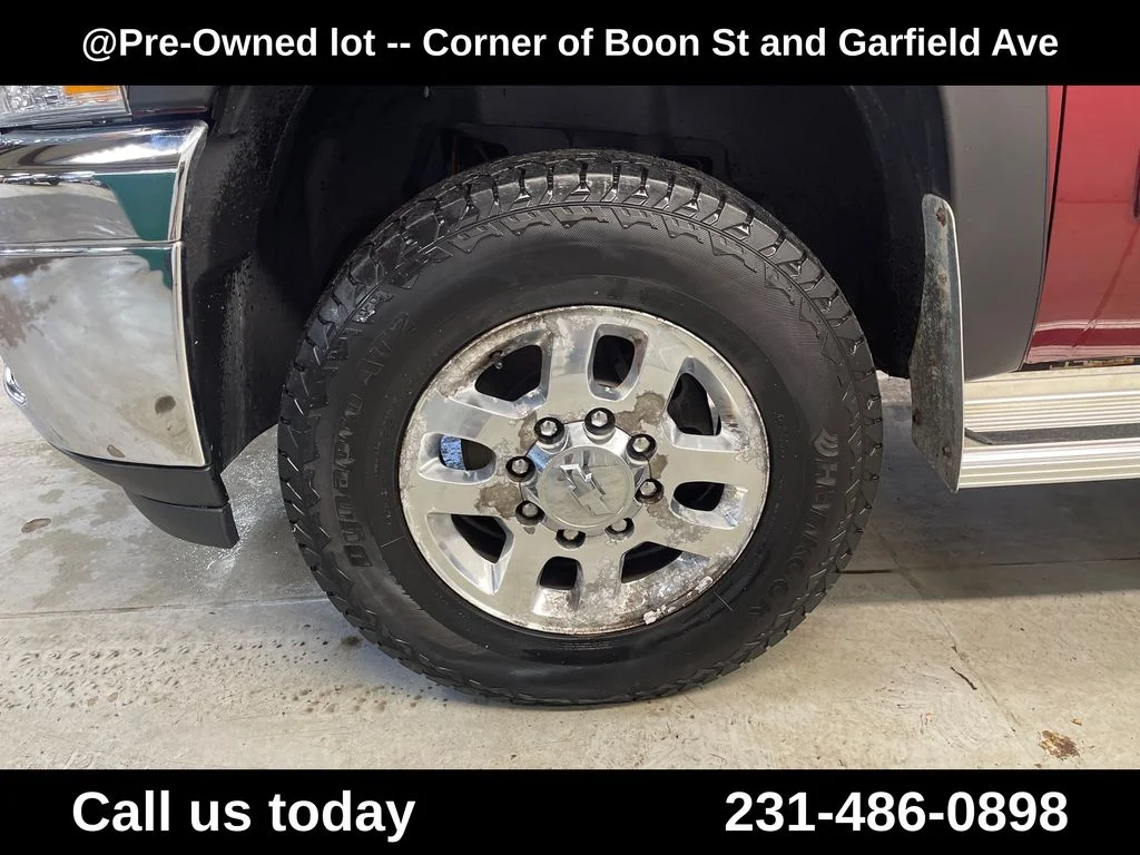 Used 2013 Red Chevrolet LT image 11