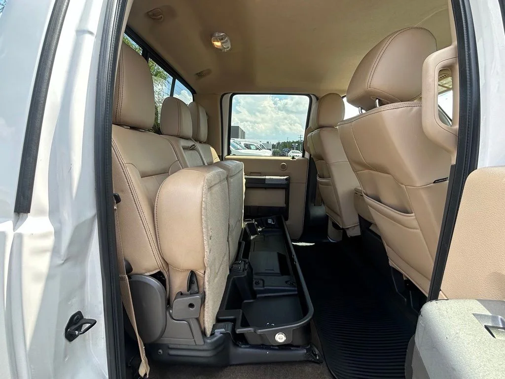 Used 2016 White Platinum Clearcoat Metallic Ford Lariat image 31