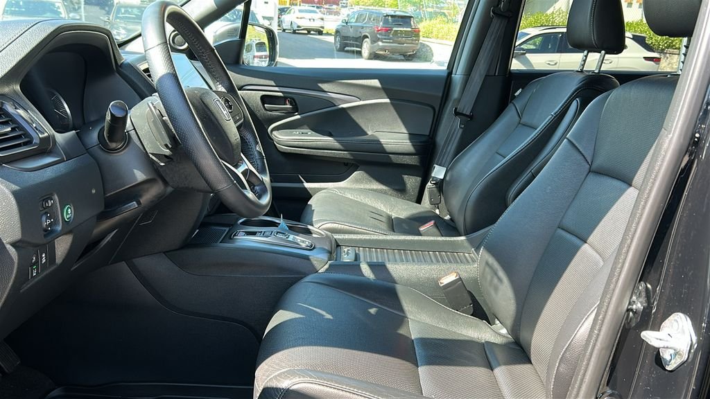 Used 2023 Black Honda EX-L image 10