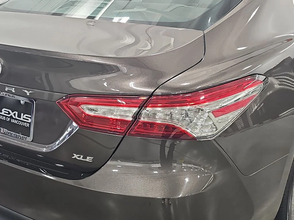 Used 2018 Brown Toyota XLE image 35