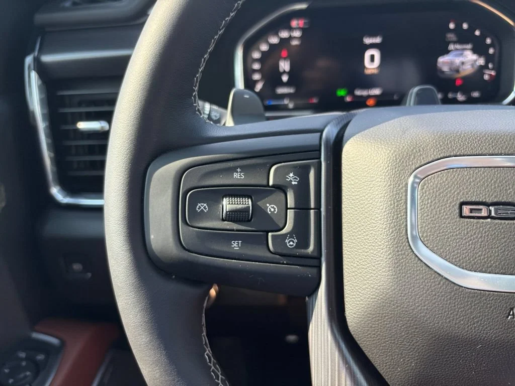 Used 2026 Glacier White Tricoat GMC Denali Ultimate image 32