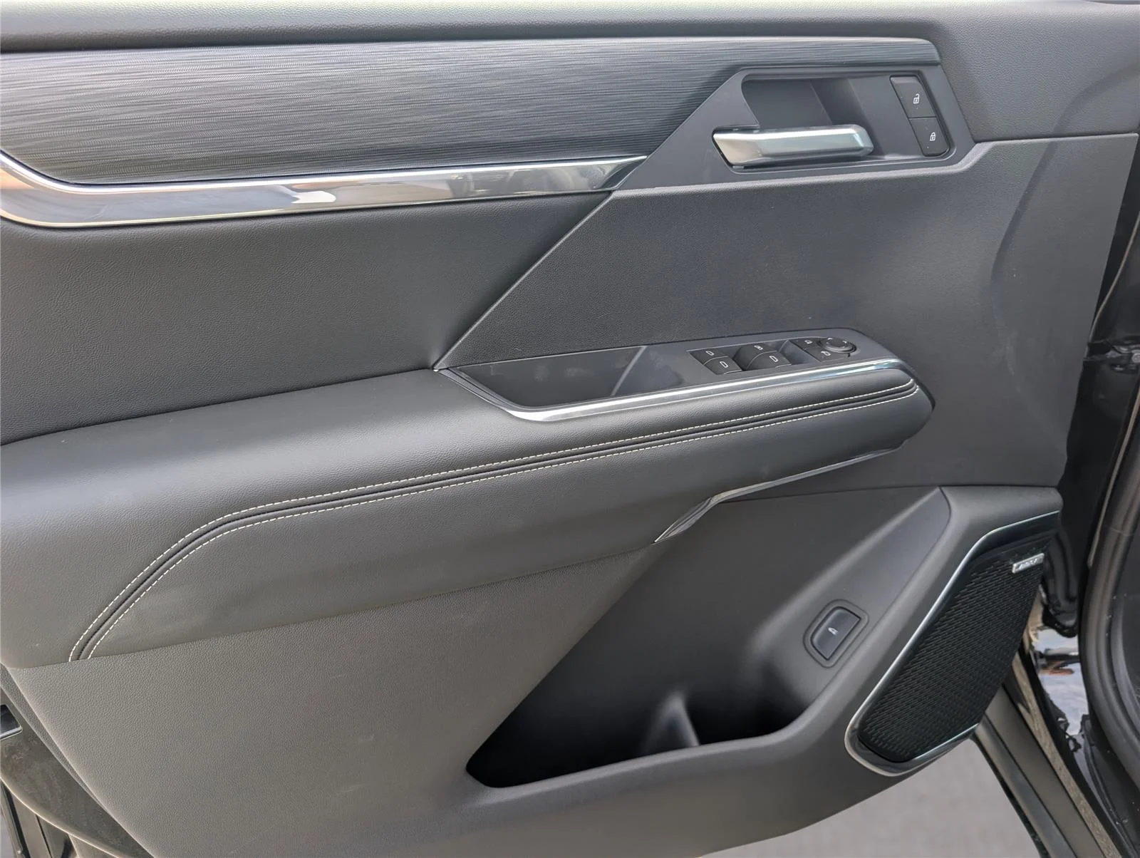 New 2026 Ebony Twilight Metallic GMC Elevation image 30