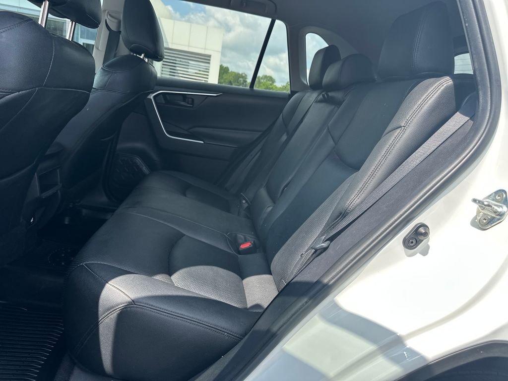 Used 2020 White Toyota LE image 14