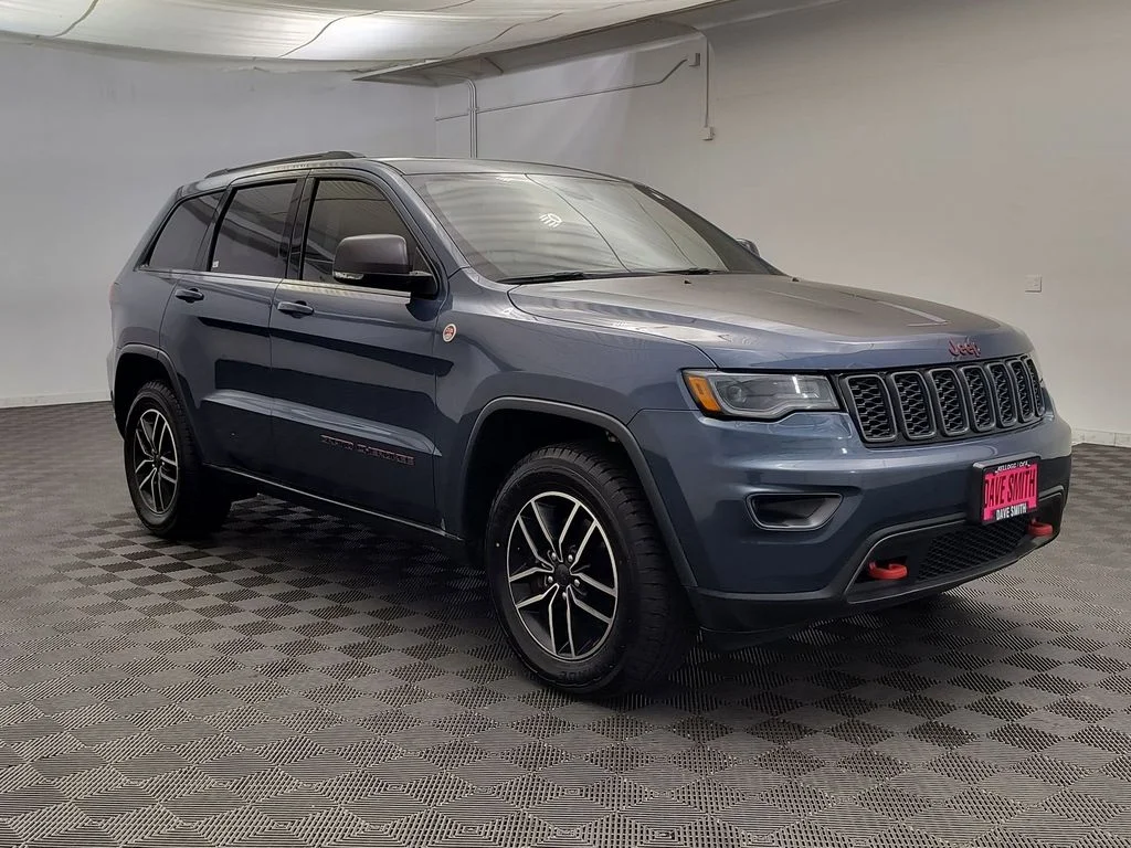 Used 2020 Slate Blue Pearlcoat Jeep Trailhawk image 7