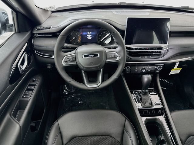 New 2026 Bright White Clearcoat Jeep Latitude image 20