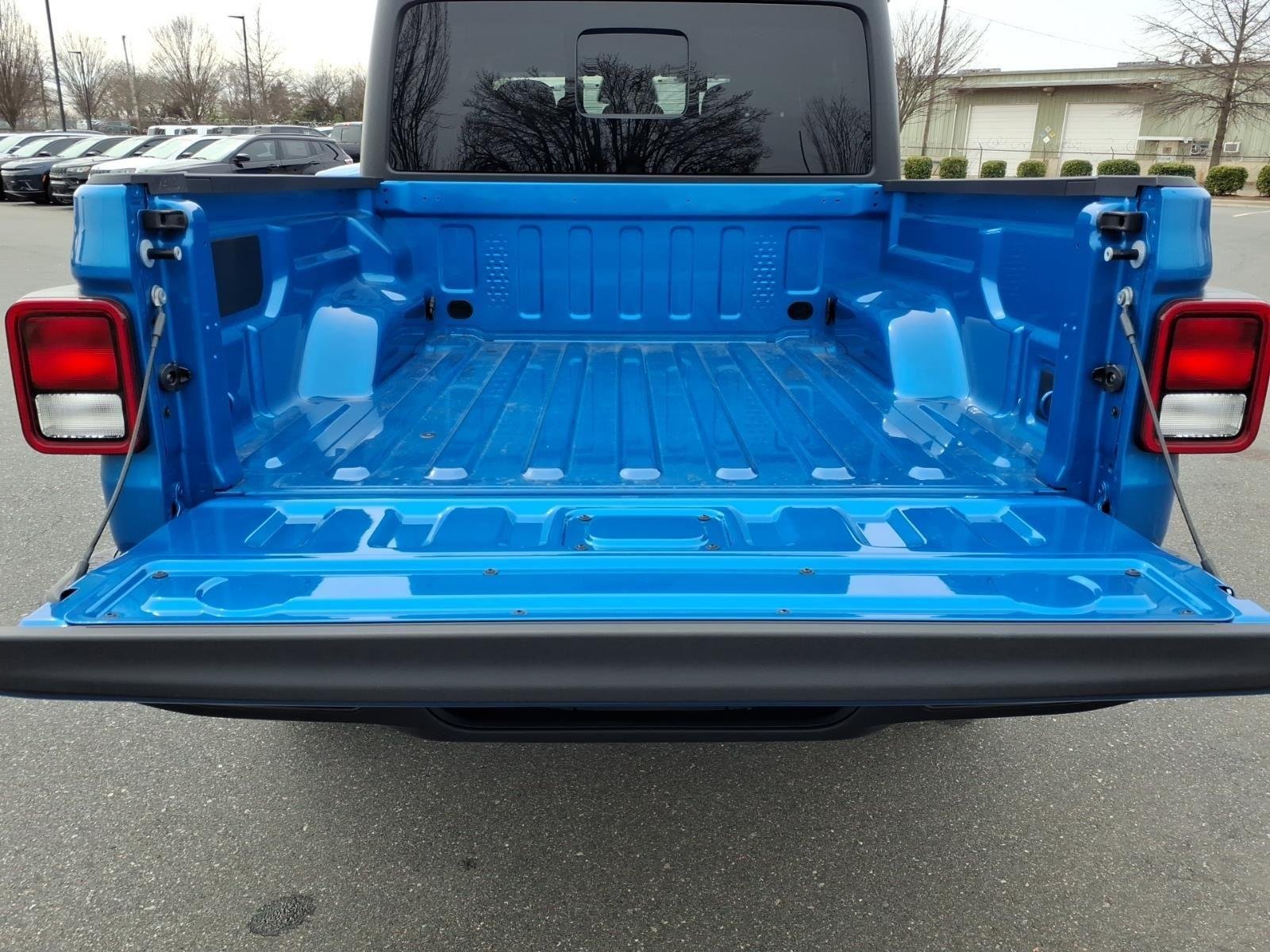 New 2026 Hydro Blue Pearl-Coat Exterior Paint Jeep Sport S image 30