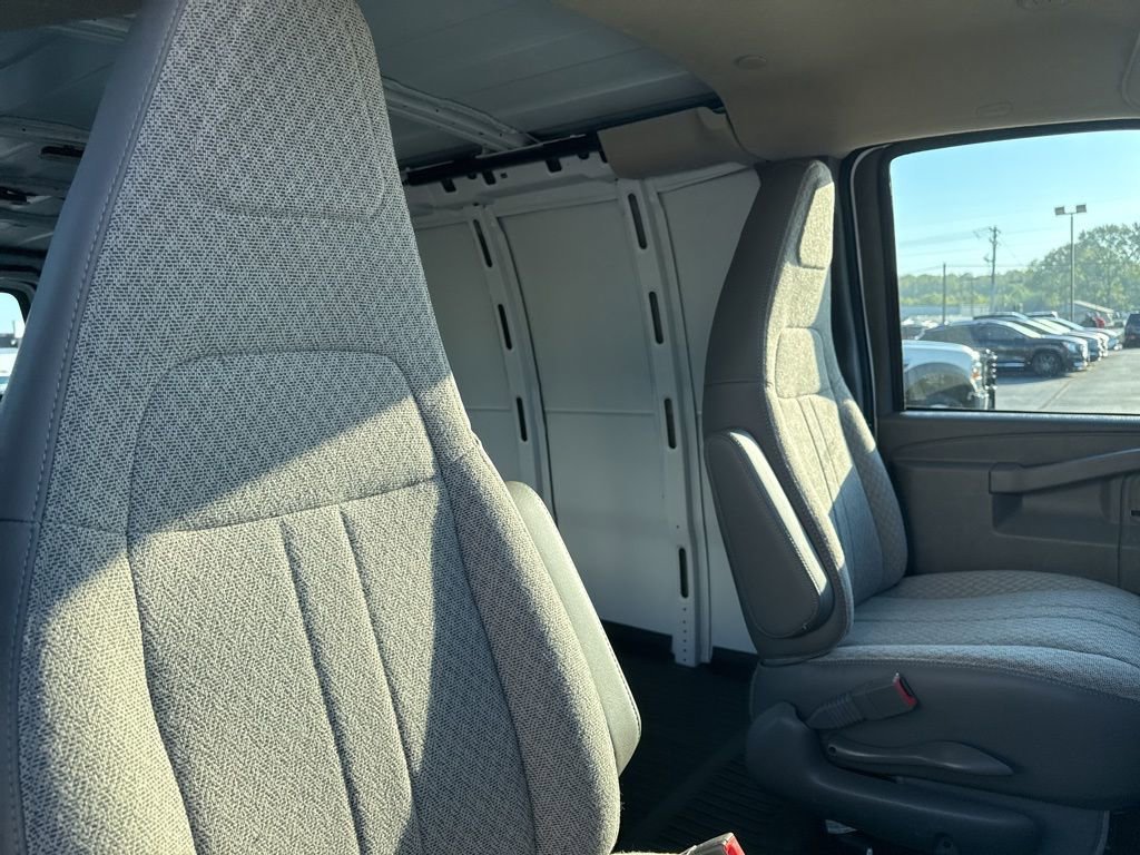 2025 Chevrolet Express Cargo Work Van - Photo 12