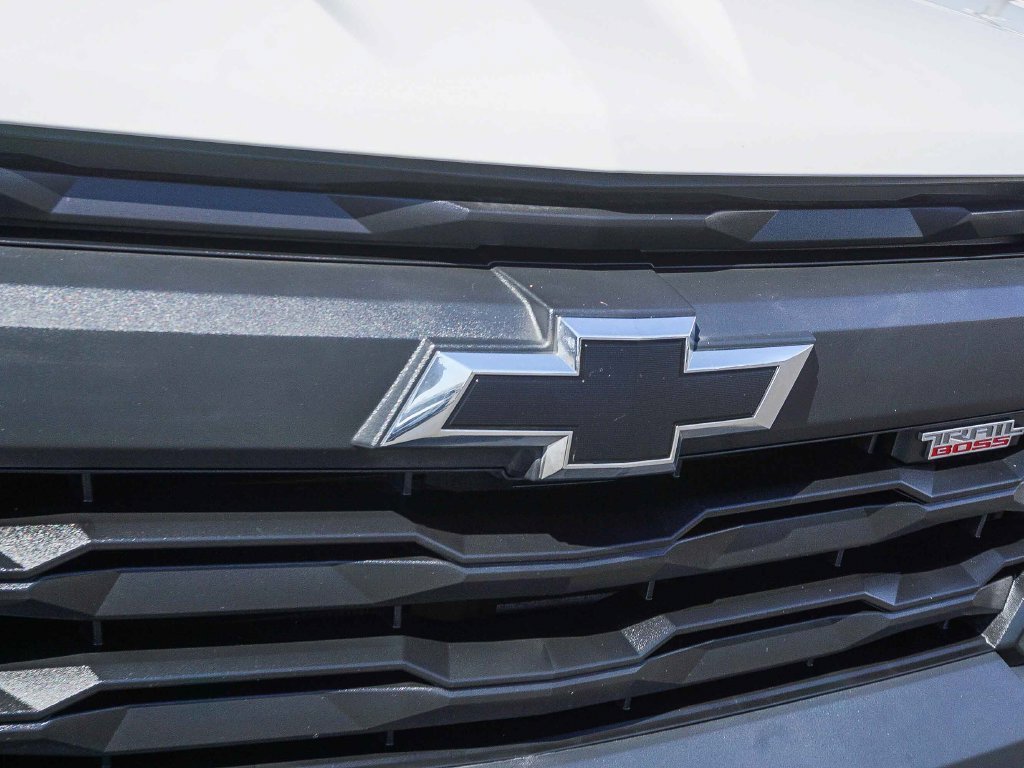 Used 2023 White Chevrolet Trail Boss image 11