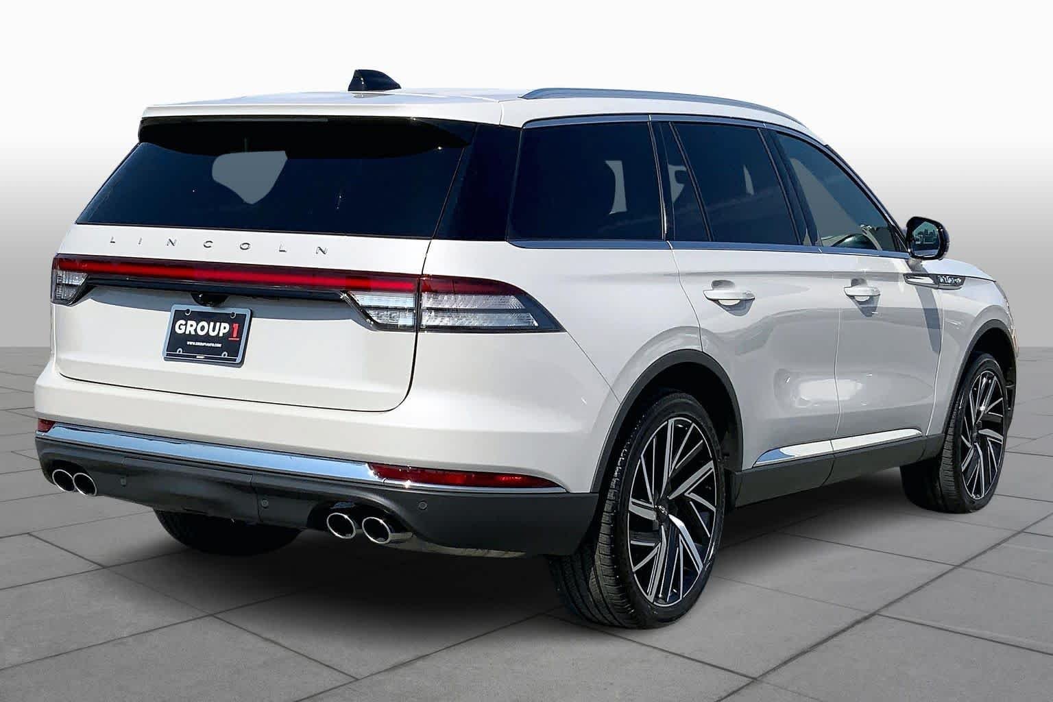 Used 2025 Ceramic Pearl Metallic Tri-Coat Lincoln Reserve image 21