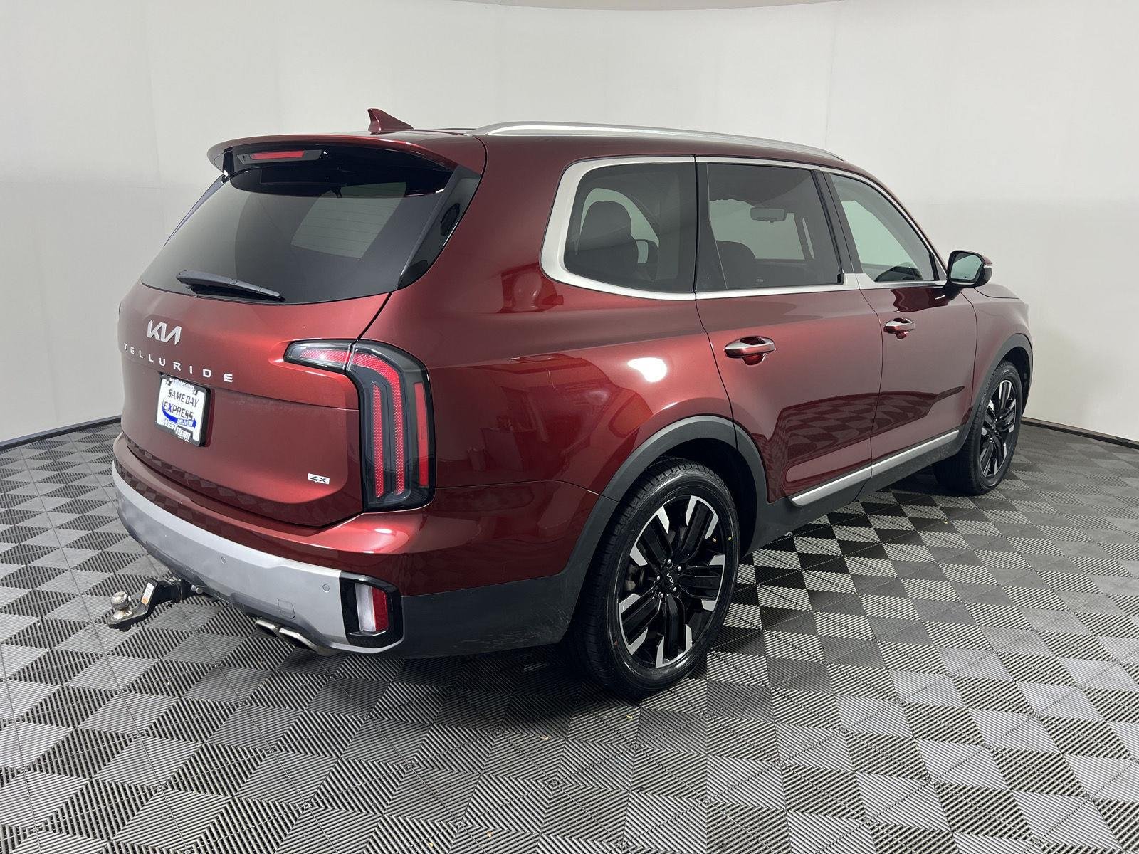 Used 2024 Dawning Red Kia SX-Prestige image 3