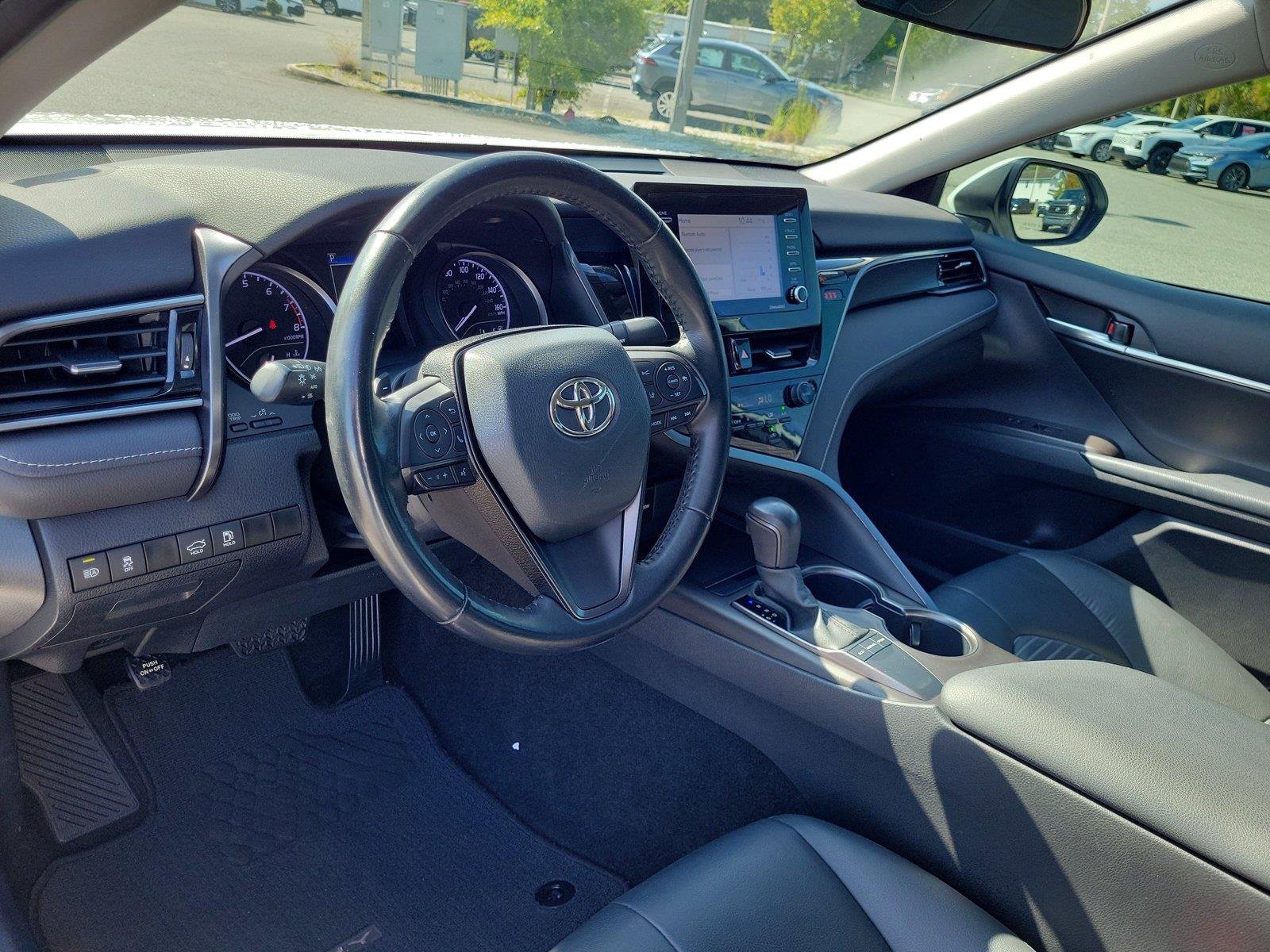 Used 2023 Ice Cap Toyota SE image 17