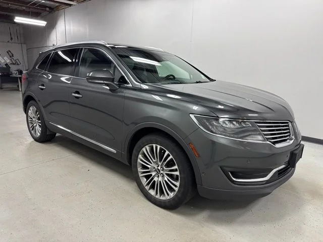 Used 2018 Gray Lincoln Reserve image 3