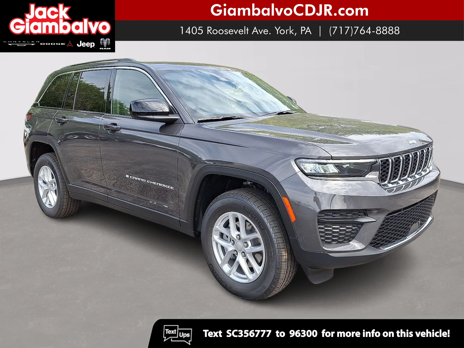 New 2025 Baltic Gray Metallic Clear-Coat Exterior Paint Jeep Laredo X image 1