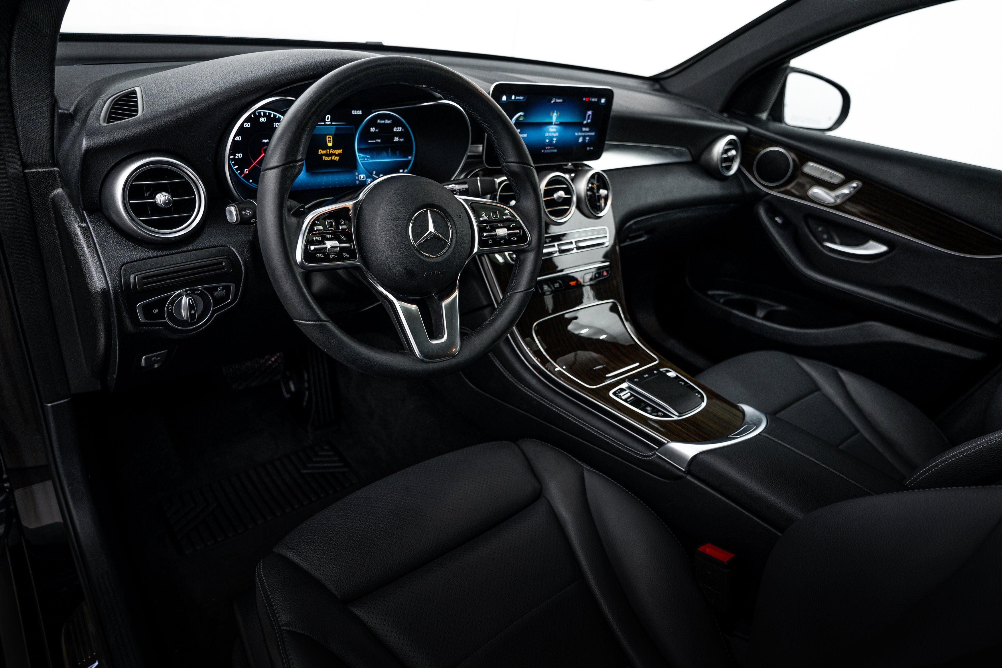 Used 2020 Black Mercedes-Benz GLC 300 image 9