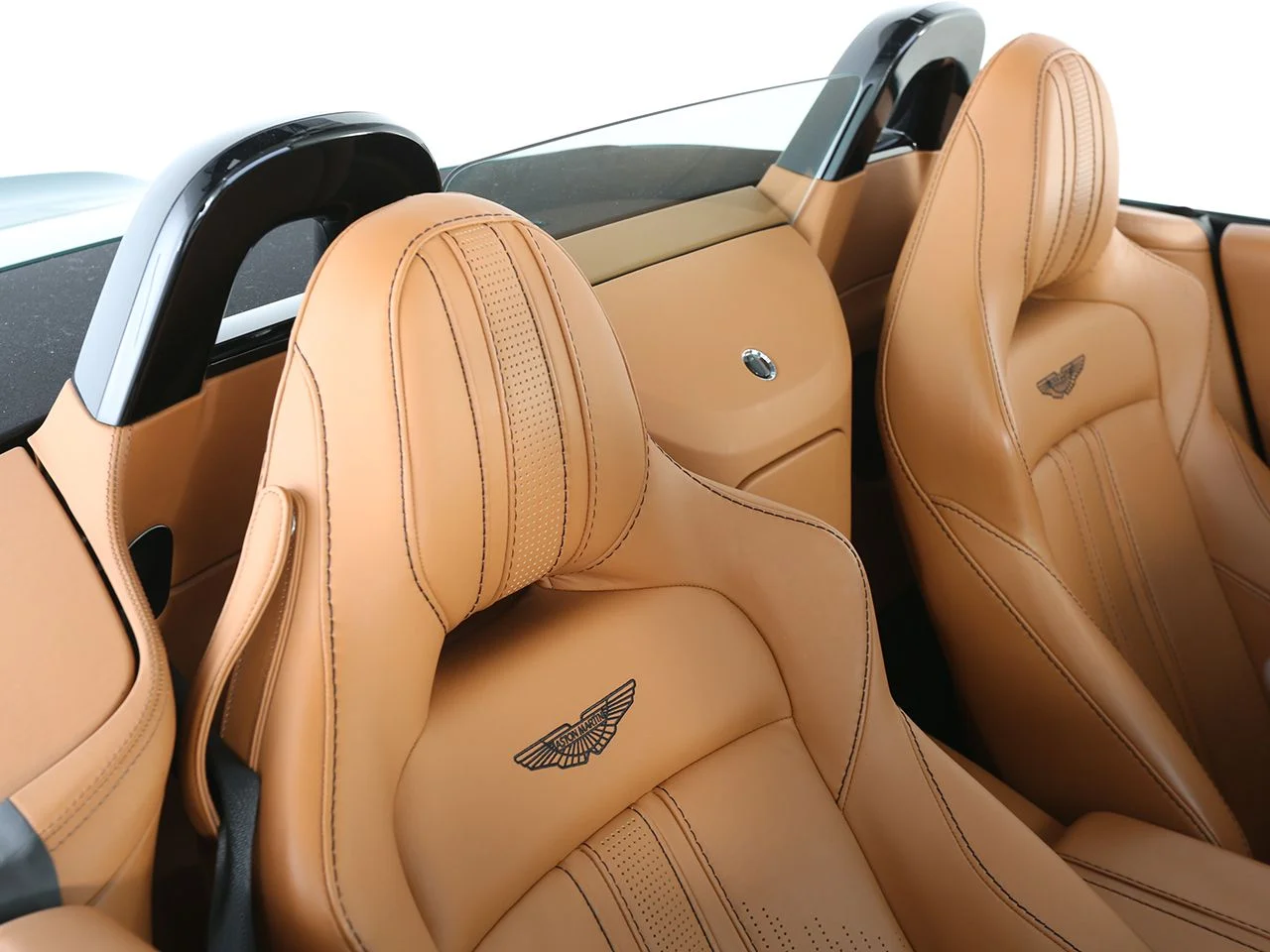Used 2023 Green Aston Martin  image 19