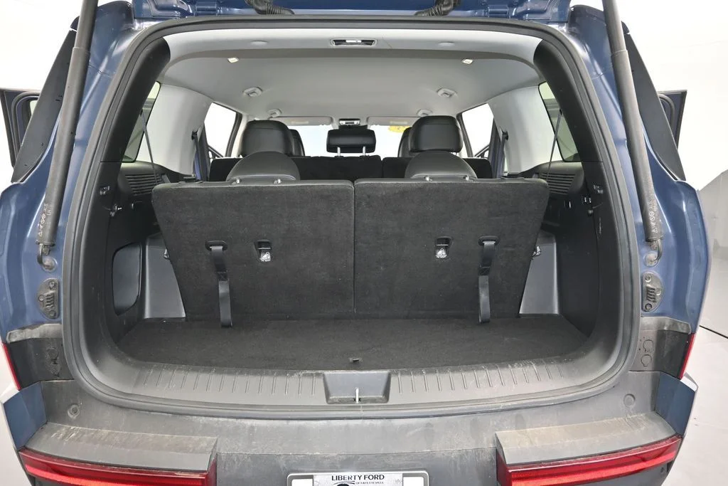Certified Used 2025 Atlantic Blue Hyundai SEL image 11