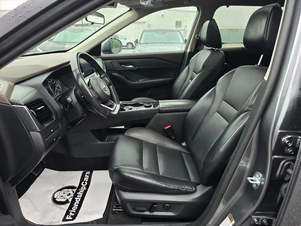 Used 2023 Gray Nissan SV image 12