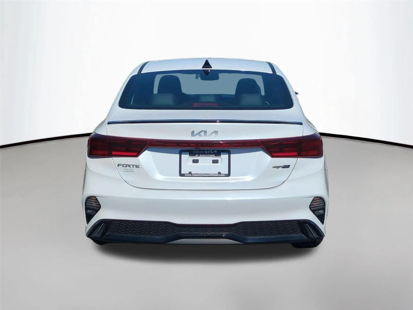 Used 2024 Snow White Pearl Kia GT-Line image 4