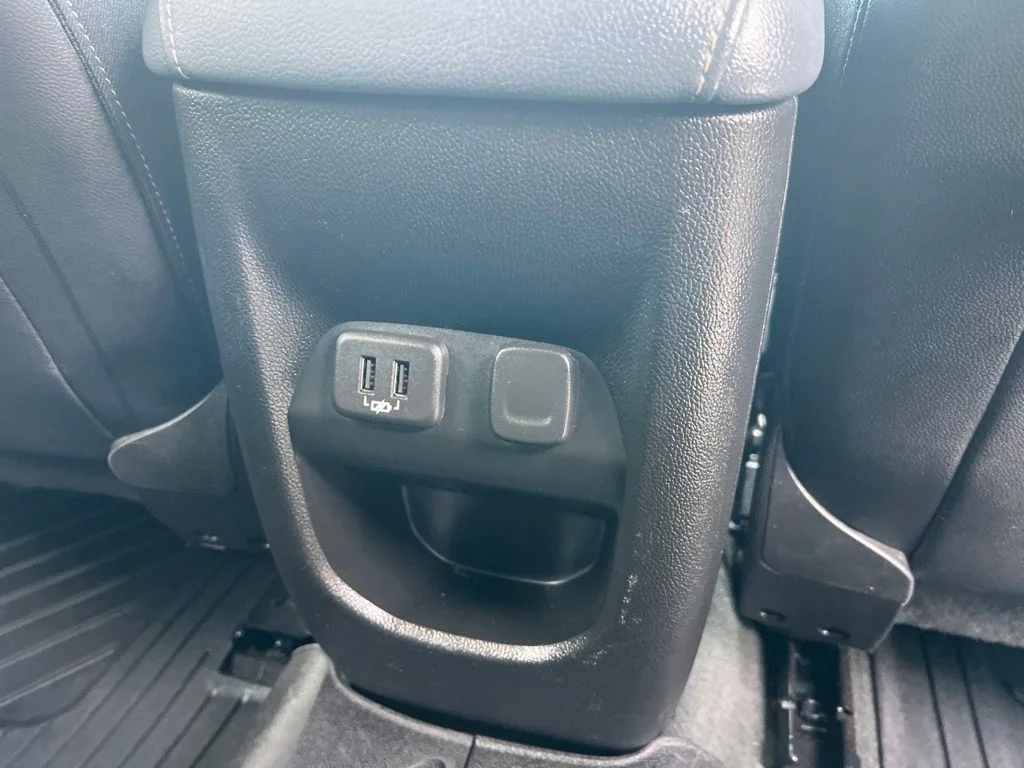 Used 2021 White Chevrolet Z71 image 17