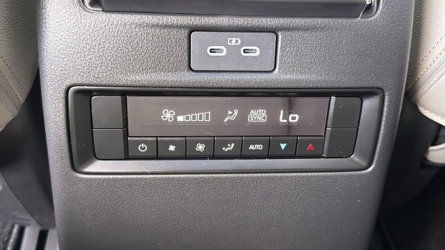 Used 2025 White Mazda 3.3 Turbo Premium image 27