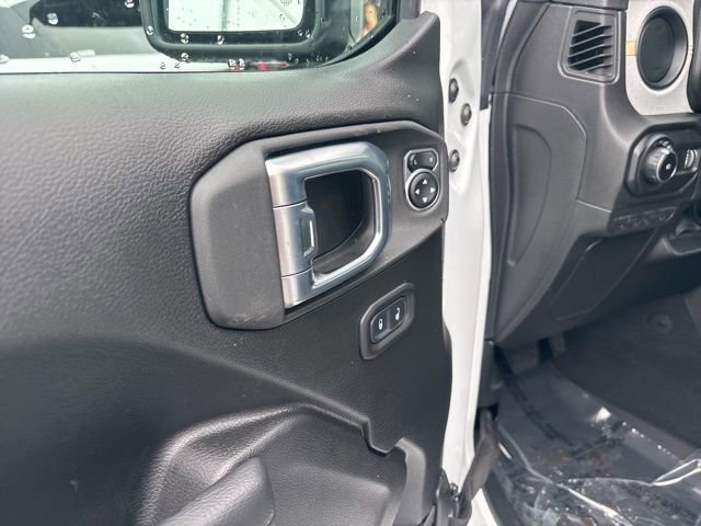 New 2026 Bright White Clear-Coat Exterior Paint Jeep Sport S image 14