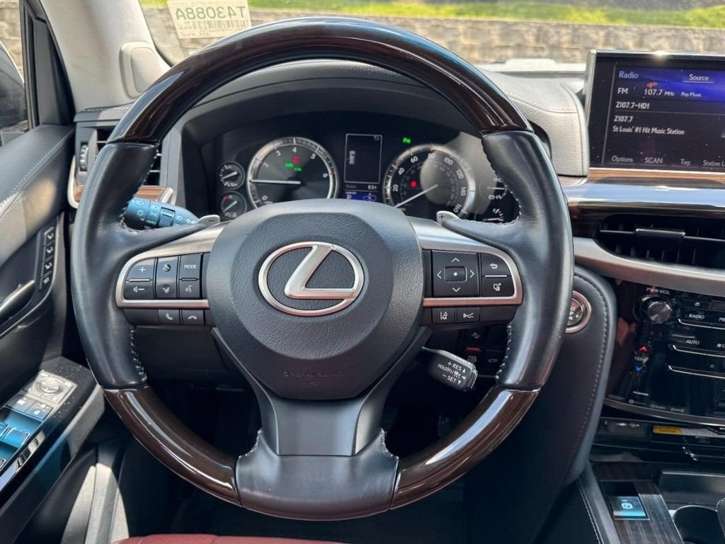 Used 2019 White Lexus 570 image 17