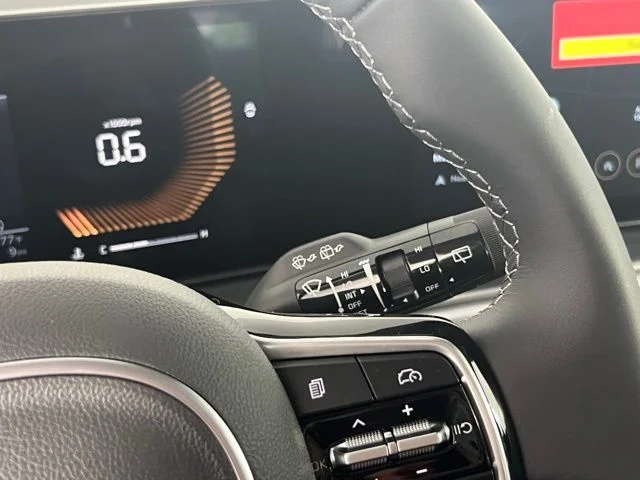2025 Kia Sorento S - Photo 14